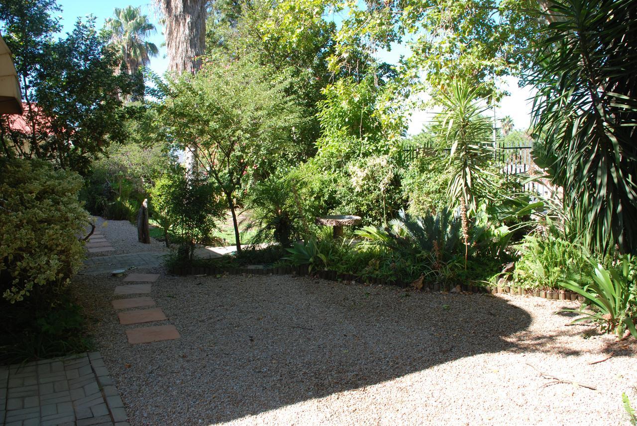 86 On Langenhoven Bed & Breakfast Oudtshoorn Buitenkant foto